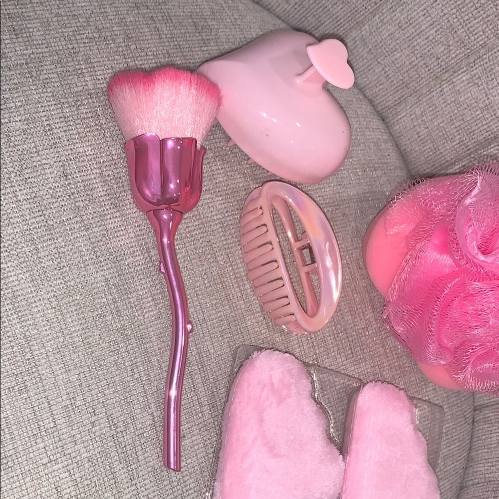 Pink Beauty Accessory Set - Picture 5 of 7